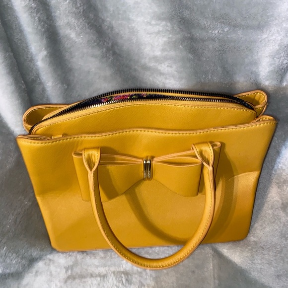 Betsey Johnson Yellow Handbag with Bow - Picture 4 of 4